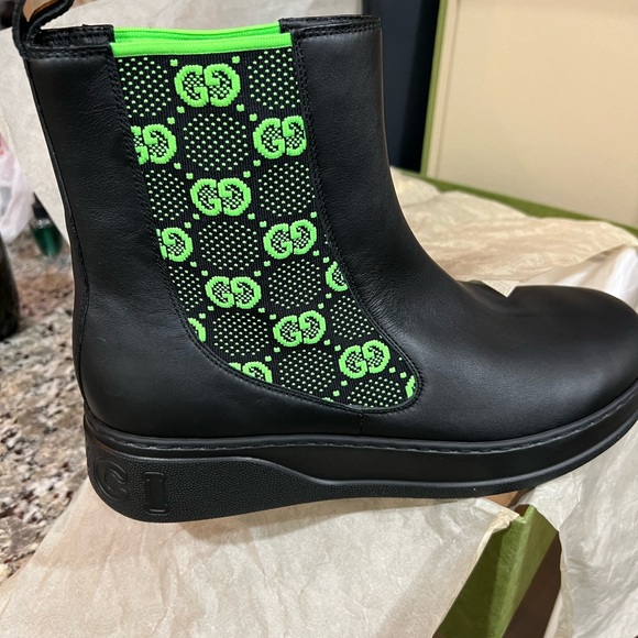 Gucci GG Supreme Slip-On Ankle Boots - Picture 10 of 14